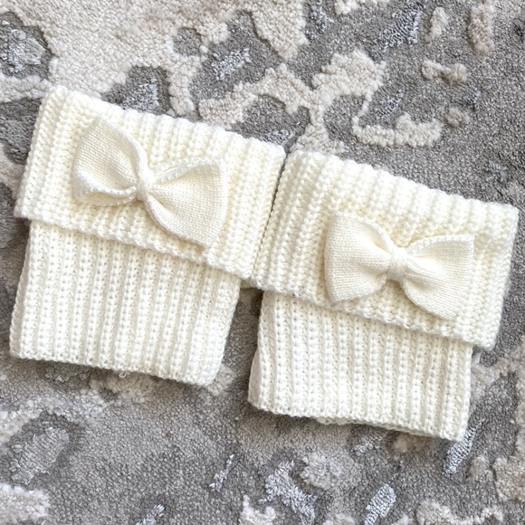 Nine West Accessories - Knitted bow boot toppers 🎀